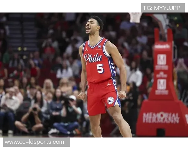 76人对格莱姆斯报价870万均薪稳定在900万左右引发关注 76人对格莱姆斯报价870万均薪稳定在900万左右引发关注