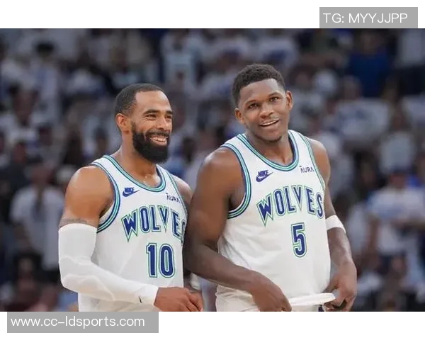 爱德华兹公开电话号码邀吧友们热情互动快来发短信吧