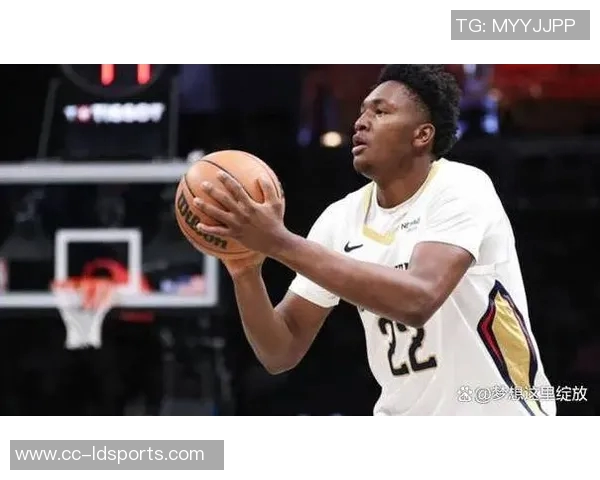 奎因昨日表现抢眼贡献12分8板7助4断小乔丹鼓励他勇敢接受采访表扬 奎因昨日表现抢眼贡献12分8板7助4断小乔丹鼓励他勇敢接受采访表扬