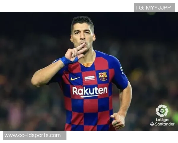 苏亚雷斯小角度射门险些破门立柱成他最大敌人